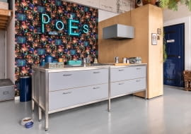 Klimatyczne mieszkanie z kolorowymi akcentami