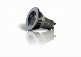 Żarówka z trzema diodami powerLED - jedna dioda daje tyle światła co kilkadziesiąt tradycyjnych diod LED