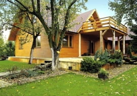 DOM DREWNIANY FOT. ROMAN ANDRASIK PUBLIKACJA LADNY DOM NR 8 (82) - 8.2005