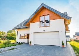 K2 RF; kolor: biała/antracyt; wymiary: 5500 x 2125 mm; cena: 4023 zł, napęd Starcus: 729 zł, KRISPOL, www.krispol.pl