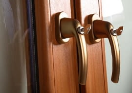 okno z kluczykiem, klamka z kluczykiem