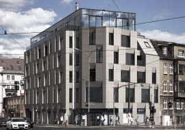 Budynek przy ulicy Półwiejskiej w Poznaniu - tak prezentuje się po wybudowaniu