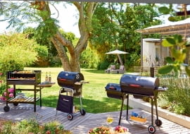 W grillowych kolekcjach plenerowych oferowane są różne urządzenia, m.in. grilowędzarnia, Tchibo, Cena: ok. 1300 zł, www.tchibo.pl