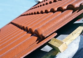 dachówka betonowa, dachówka ceramiczna