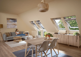 Nowe, sterowane elektrycznie, okna dachowe VELUX z trzyszybowym pakietem 64, drewniano-poliuretanowe