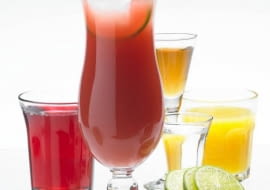 08.11.2007 WARSZAWA SESJA SWIATECZNE PROCENTY NA ZDJECIU AMARETTO COOLER STYLIZACJA ZUZANNA WICIEJOWSKA DLA CZASOPISMA LOGO FOT. ARKADIUSZ SCICHOCKI / AGENCJA GAZETA