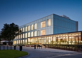 Centrum Profilaktyki Nowotworów Centrum Onkologii - Instytutu im. Marii Skłodowskiej-Curie w Warszawie - pierwsza tego typu placówka w Polsce, proj. APA Kuryłowicz