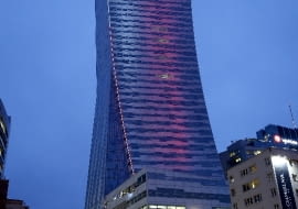 Otwarcie apartamentowca Złota 44