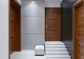 Wiatrołap oprócz tego, że stanowi przeszkodę dla chłodu, to skutecznie wycisza hałasy z zewnątrz