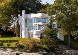 Wyjątkowy dom z lat 60. XX wieku z widokiem na morze