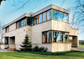 Właściciele chcieli mieć dom zgodny z duchem epoki - formą przystający do czasu, w którym powstał
