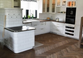 Drewniana podłoga w kuchni