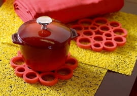 02.04.2008 WARSZAWA SESJA WNETRZE KOLOR WZOR NZ GARNEK STYLIZACJA JOANNA PLACHECKA DLA CZASOPISMA CZTERY KATY FOT. ARKADIUSZ SCICHOCKI / AGENCJA GAZETA PUBLIKACJA CZTERY KATY NR 6 (200) - 6 2008