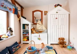 Pokój dziecka. Pokój dziecięcy. Lambrekiny. Poduszki.