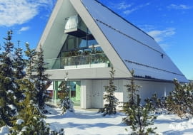 Ten dom to prawdziwe arcydzieło, które umiejętnie łączy tradycję i nowoczesność.