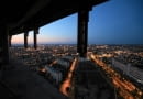 Widok na Wrocław z 32 pietra budowy wieżowca Sky Tower