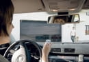 Napęd bramy garażowej można wyposażyć w różne dodatki: pilot, fotokomórka, zasilanie awaryjne, włącznik zewnętrzny lub wewnętrzny, zewnętrzny mechanizm odblokowujący, sprzęgło bezpieczeństwa, listwa bezpieczeństwa, blokada dociskowa czy zewnętrzny reflektor.