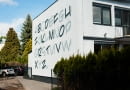 Nowy typograficzny mural na Saskiej Kępie od Good Lokking Studio