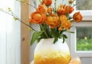 Vase aus Seidenpapier-Papiermache mit Farbverlauf orange bemalt - mit Stepps SLOWA KLUCZOWE: FrŁhling Ostern Dekoration Papier Pappmache Pappmaschee weiR Seidenpapier Luftballons basteln selber machen DIY kreativ Idee Kreatividee Helga Noack Step Steps Stepp Stepps Vase Vasen Eiform bemalt orange Farbverlauf ombre Tulpen Ranunkeln Hochformat