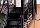 Metalową balustradę wystarczy przemalować jeśli nie łuszczy się stara farba.
