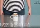 Jak wyczyścić kubek z osadu z kawy lub herbaty? Przetestowaliśmy 3 popularne metody