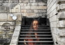 11.06.2016 Krakow . Bulwar Kurlandzki , Podgorska , obok kladki Ojca Bernatka . Instalacja na schodach " Pozdrowienia z Norynbergii " Olaf Prusik - Lutz . Z okazji 20 lat Domu Norymberskiego . Fot. Kuba Ociepa / Agencja Gazeta SLOWA KLUCZOWE: folia samoprzylepna obraz schody