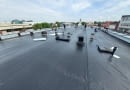 Przykład dachu płaskiego eksponowanego (technologia:  SealEco EPDM)