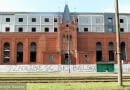 Na nadbudówce widać wzorzec elewacji hotelu Mercure, który będzie "wciśnięty" do starej części XIX-wiecznego kompleksu