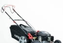 WYPRZEDAŻ!: Kosiarka spalinowa NAC, S530VHY X, NOWA CENA: 1 399zł, stara cena: 1 599zł (OSZCZĘDZASZ 200zł!), waga: 43,2kg, typ silnika: spalinowy, rodzaj korpusu: stal, szerokość robocza: 53cm, pojemność kosza: 75l, napęd: tak, pojemność silnika: 200cm3, model silnika: T675 OHV, gwarancja: 2 lata. Do kupienia w sklepach PRAKTIKER.