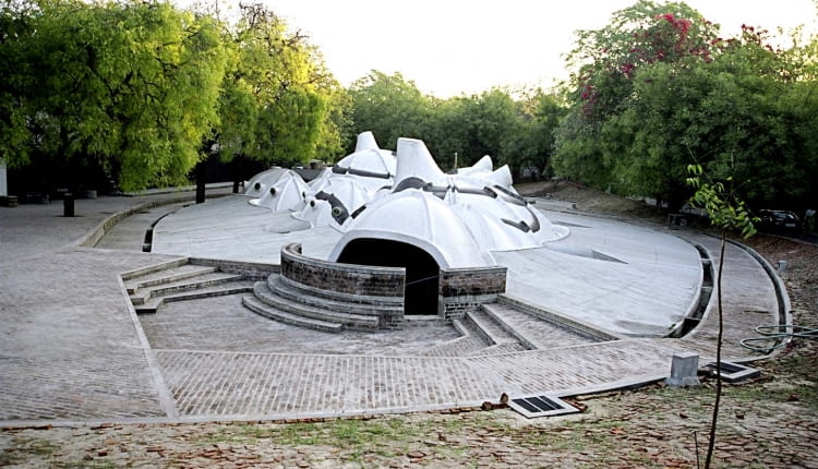 Amdavad Ni Gufa