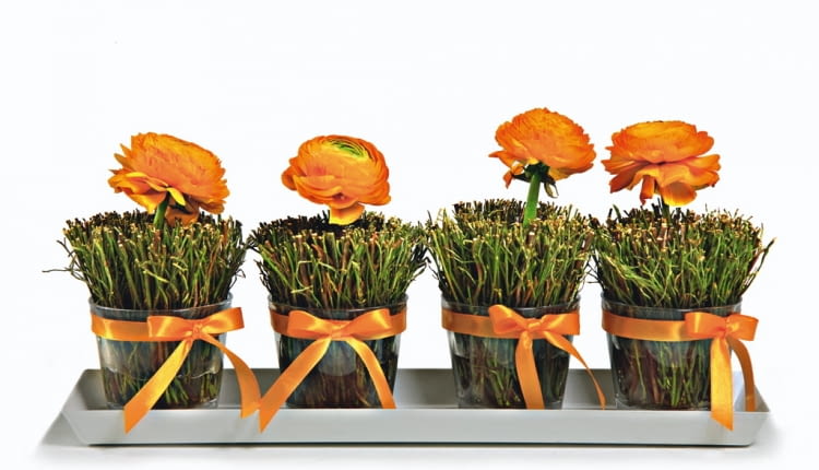 10.04.2011 WARSZAWA WYSTAWA I POKAZ FLORYSTOW PRAC DYPOLOMOWYCH SZKOLY MALGORZATY NISKIEJ FLORYSTA 2011 WIELKANOCNE KOMPOPZYCJE DLA CZASOPISMA BUKIETTY FOT. ARKADIUSZ SCICHOCKI / AGENCJA GAZETA