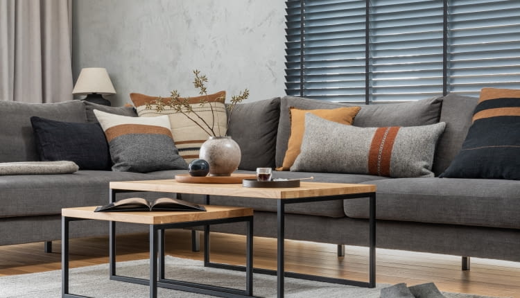 Poduszki dekoracyjne - modne wzory i kolory. Jakie poduszki dekoracyjne wybrać?