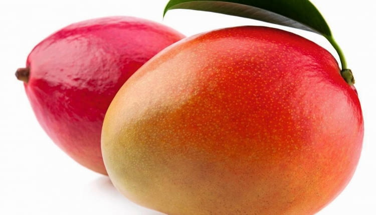 Owoc mango. Z jego pestki można zasadzić drzewko