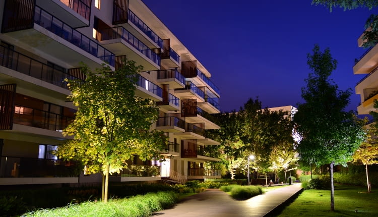 Mieszkanie na parterze - o czym pamiętać przy urządzaniu wnętrz?