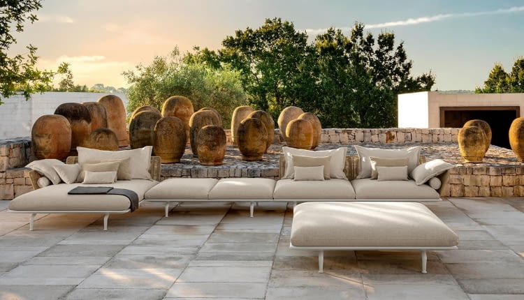 Mądrze zaprojektowane i wyposażone przestrzenie outdoorowe staną się ulubionymi miejscami relaksu, przyjęć rodzinnych albo spotkań z przyjaciółmi