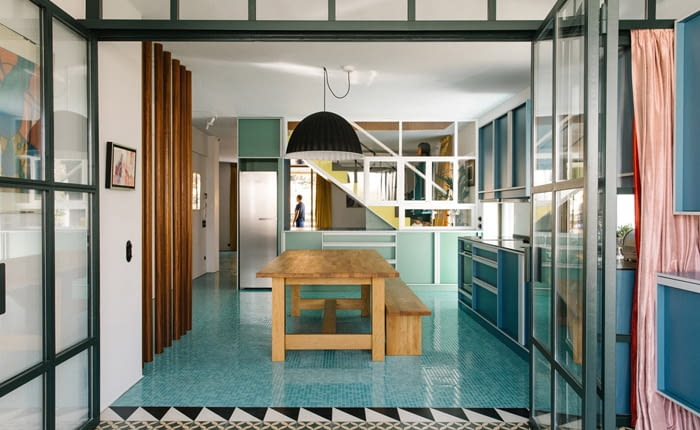 dwupoziomowe mieszkanie, apartament, oryginalny apartament, mieszkanie, kolorowe mieszkanie