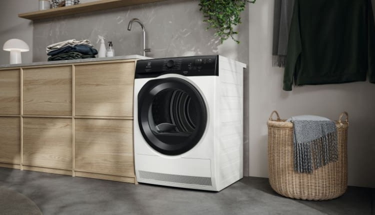 Twoje ulubione ubrania gotowe w 75 minut — szybkie i precyzyjne suszenie z QuickCare w suszarce Electrolux