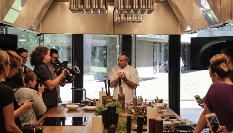 Cook Story by Samsung. Pokaz kulinarny Michela Roux Jr.