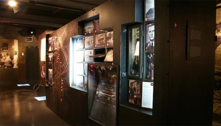 Fragmenty ekspozycji stałej Muzeum Powstania Warszawskiego