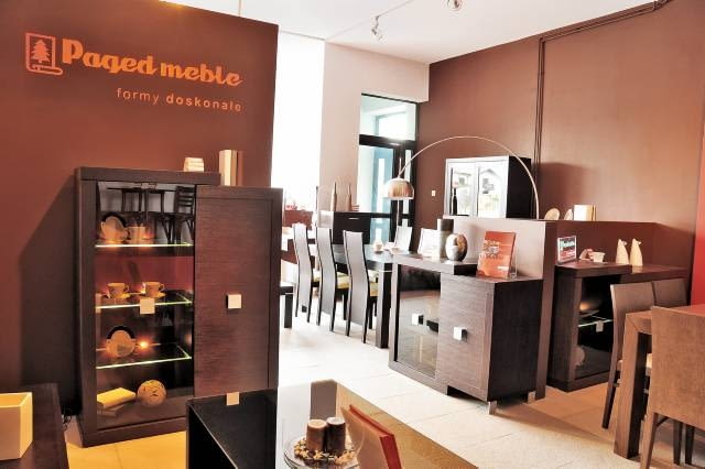 Od 2006 roku firma Paged Meble jest również właścicielem marki Woodways - w salonie są wyeksponowane wyroby obu marek.