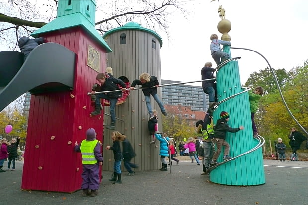 The City Towers, plac zabaw, oryginalny plac zabaw
