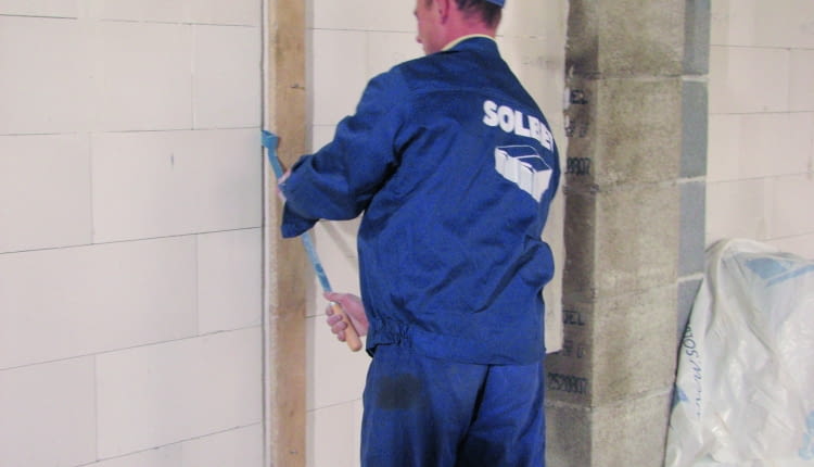 Bruzdy pod instalacje w ścianach