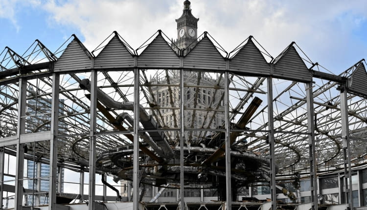 15.03.2017 Warszawa , Rondo Dmowskiego , skrzyzowanie ul. Marszalkowska / Al. Jerozolimskie . Rotunda PKO podczas wyburzania , widać wnetrze budynku . Fot. Franciszek Mazur / Agencja Gazeta SLOWA KLUCZOWE: architektura modernizm