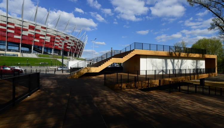 Zrealizowany zwycięski projekt z 2010 r. stanął w Warszawie obok Stadionu Narodowego