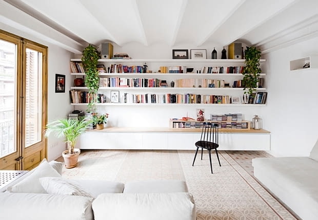 dwupoziomowe mieszkanie, mieszkanie w kamienicy, mieszkanie ze starymi płytkami, stare płytki podłogowe, wzorzyste płytki podłogowe