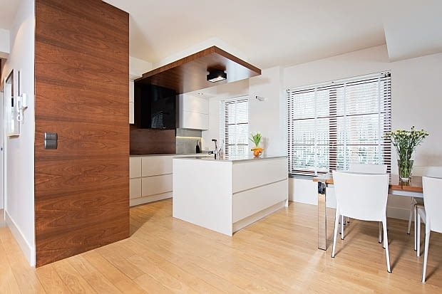 jasny dom, nowoczesny dom, nowocześnie urządzony dom, nowoczesne wnętrza