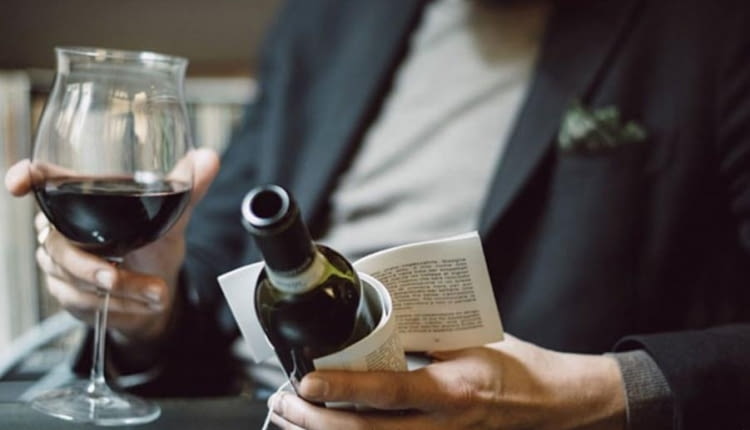 Wina z opowiadaniami na etykietach dla miłośników trunków i literatury