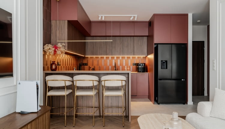 Burgundowy modern classic na Mokotowie