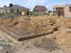 teren budowy, wykop pod fundamenty