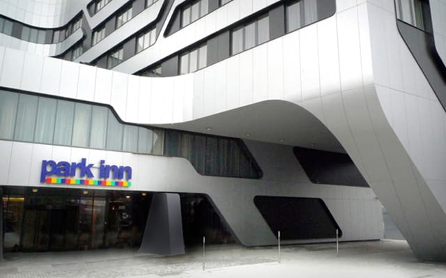 Ovotz design lab., jurgen mayer, hotel, kraków, Park Inn, architektura, projekt, futuryzm, elewacja